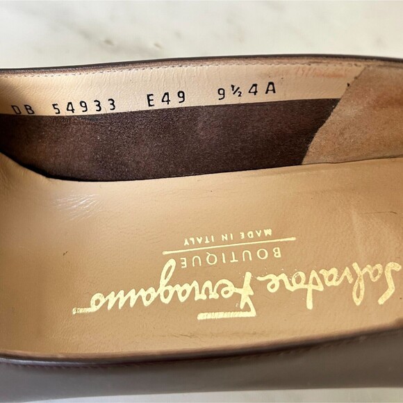 Salvatore Ferragamo Brown Leather Pumps 9.5 AAAA Narrow Silver Bar Square Toe - Picture 8 of 8